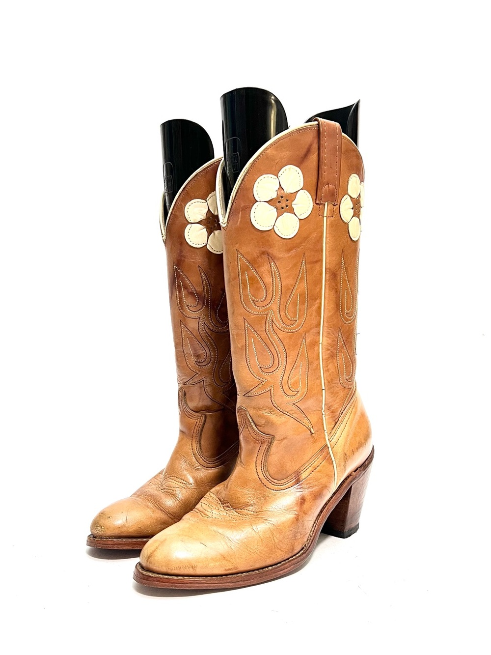 Vintage 1990s women's tan leather floral appliqué heeled cowboy boots - Picture 6 of 9